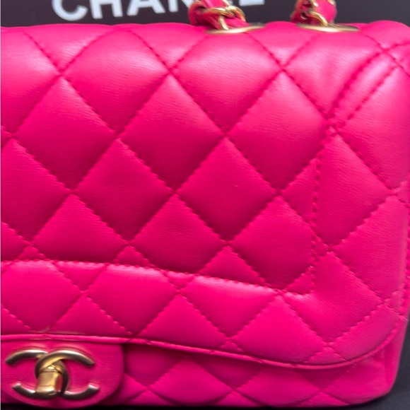 Chanel Mademoiselle Chic Lambskin - Picture 6 of 7